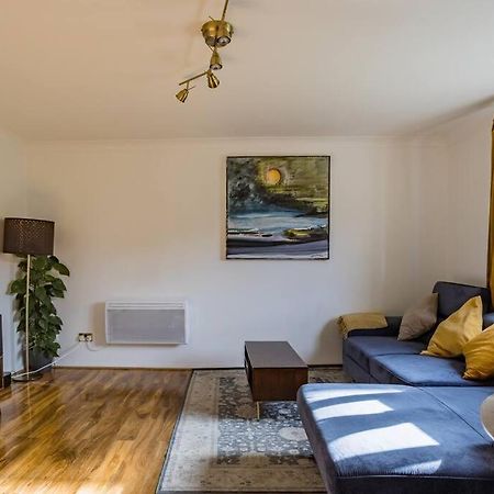 Bright &Spacious One Bedroom Flat Off Canary Wharf لندن المظهر الخارجي الصورة