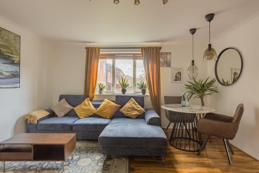 Bright &Spacious One Bedroom Flat Off Canary Wharf لندن المظهر الخارجي الصورة
