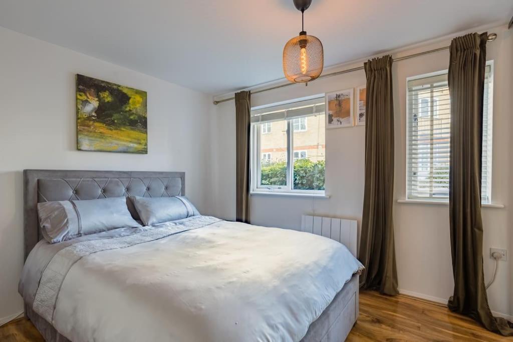 Bright &Spacious One Bedroom Flat Off Canary Wharf لندن المظهر الخارجي الصورة