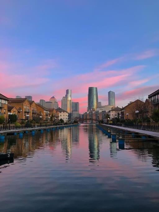 Bright &Spacious One Bedroom Flat Off Canary Wharf لندن المظهر الخارجي الصورة